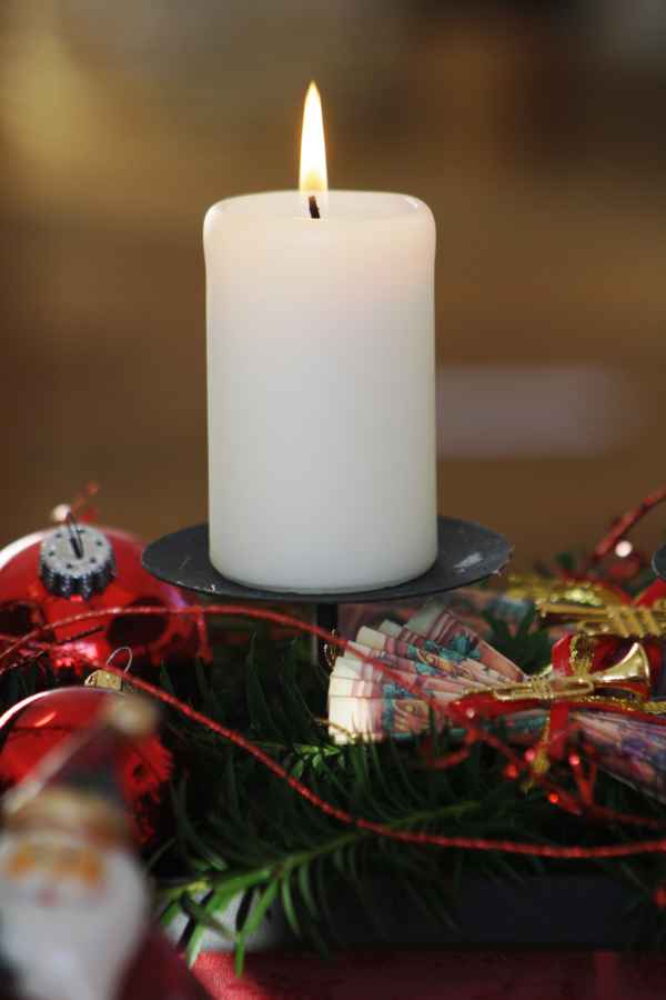 Ein Lichtlein brennt