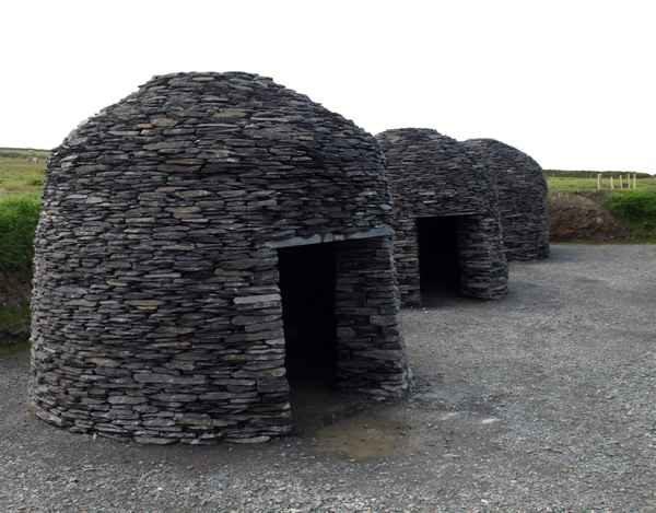 Hütten von Michael Skelligs in Irland