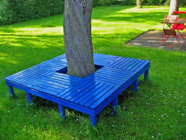 Blaue Bank im Grünen_1