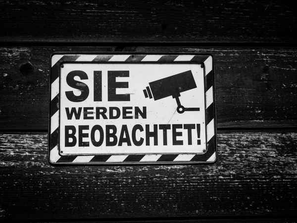 Überwachung