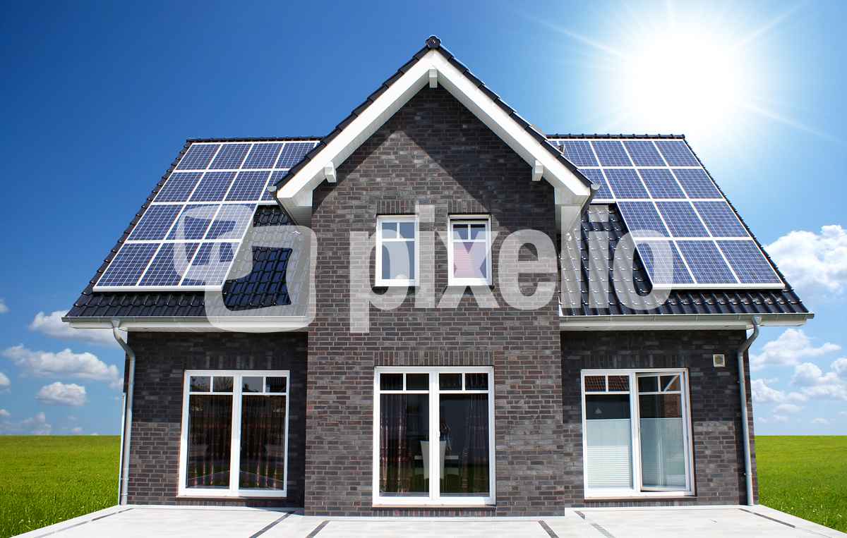 Haus mit Solaranlage