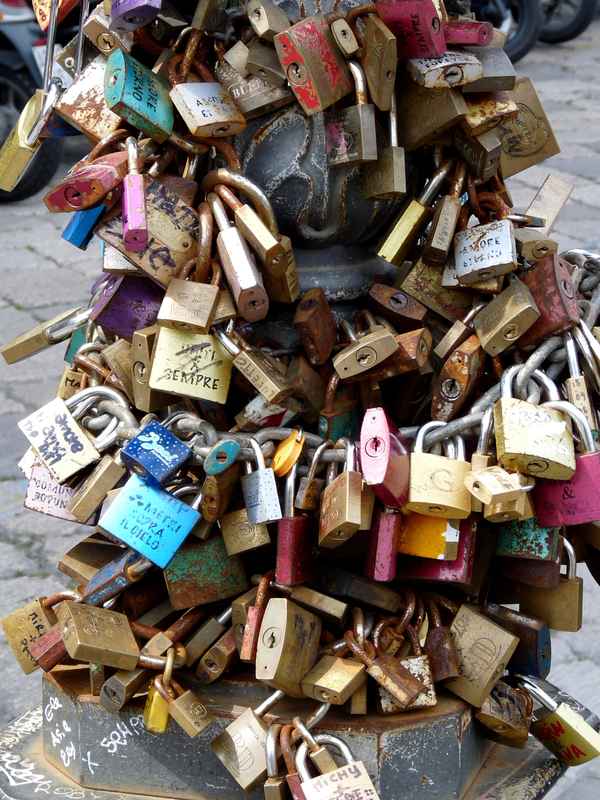 "Liebes"-Schlösser (Italien)