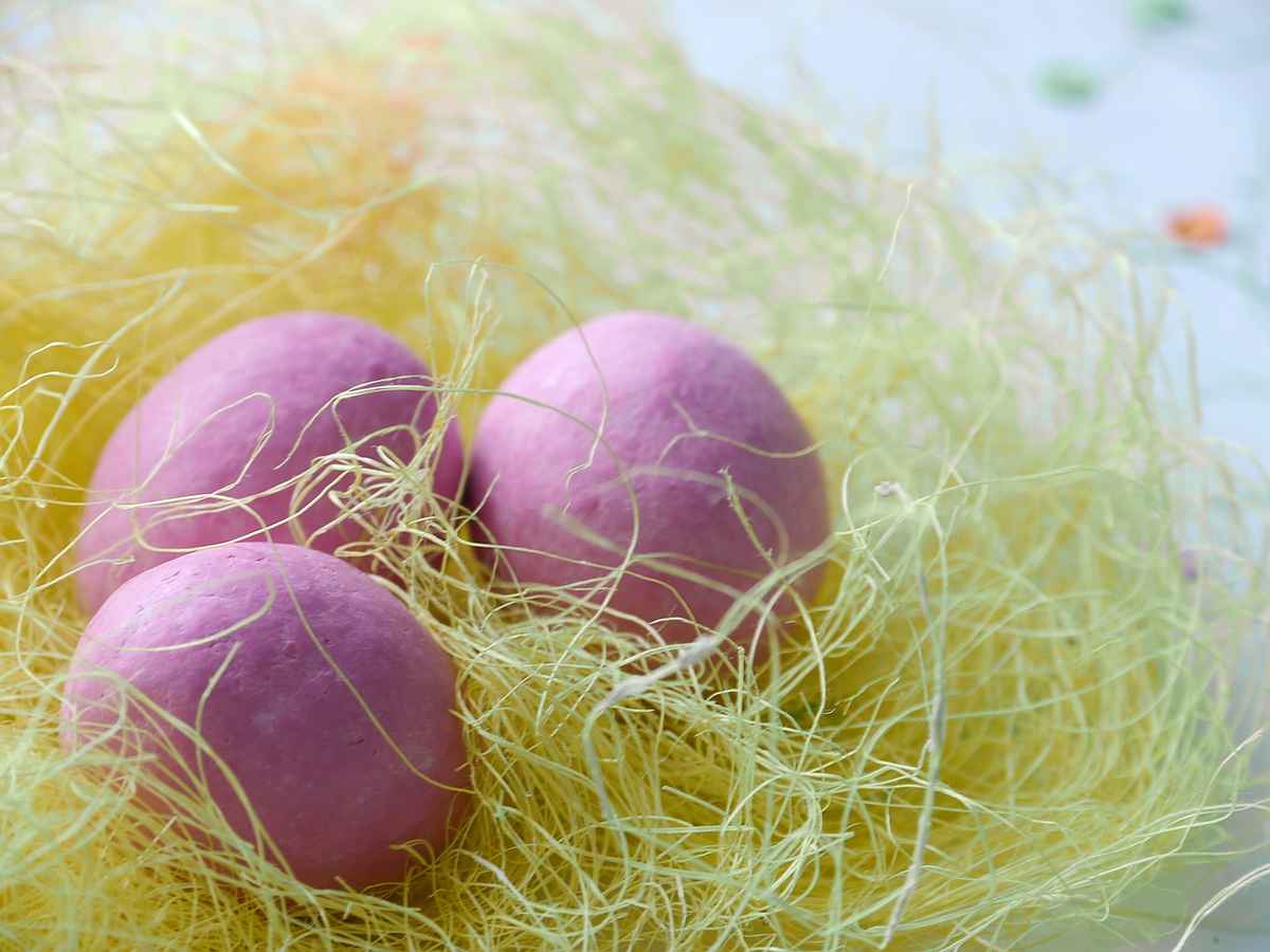 Osternest in gelb + pink . . .