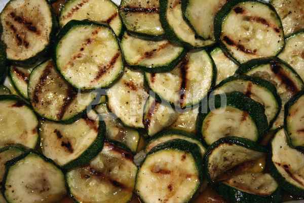eingelegte Zucchini