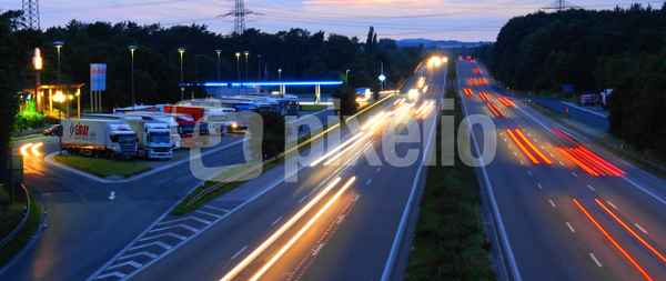 Autobahn bei nacht