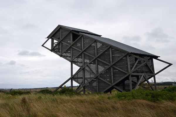 Aussichtsturm über Feld und Flur