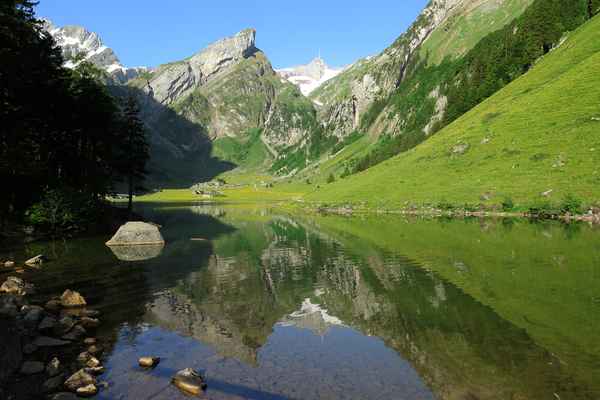 Alpstein-Berge im Seepiegel