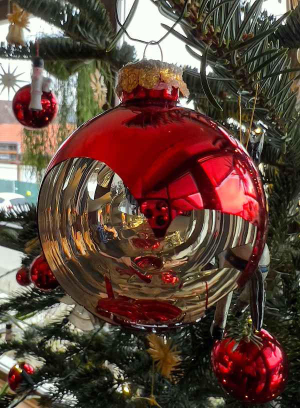 broken Christmas