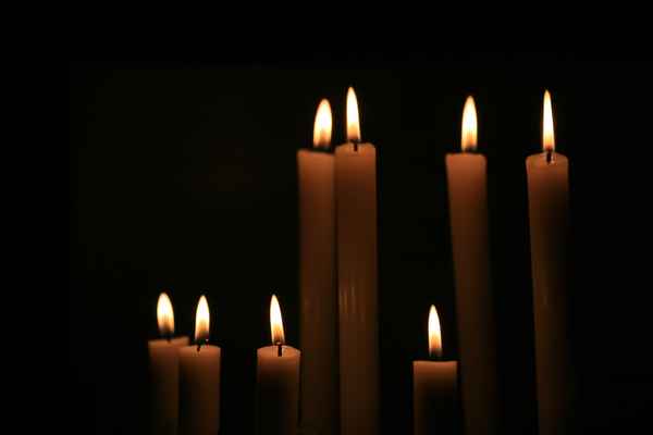 sieben Kerzen natur