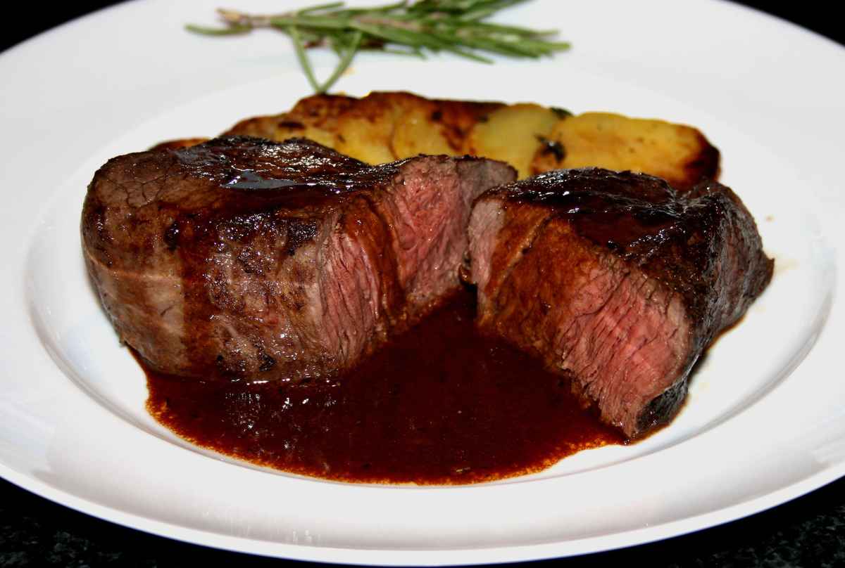 Rinderfilet in Barolosauce