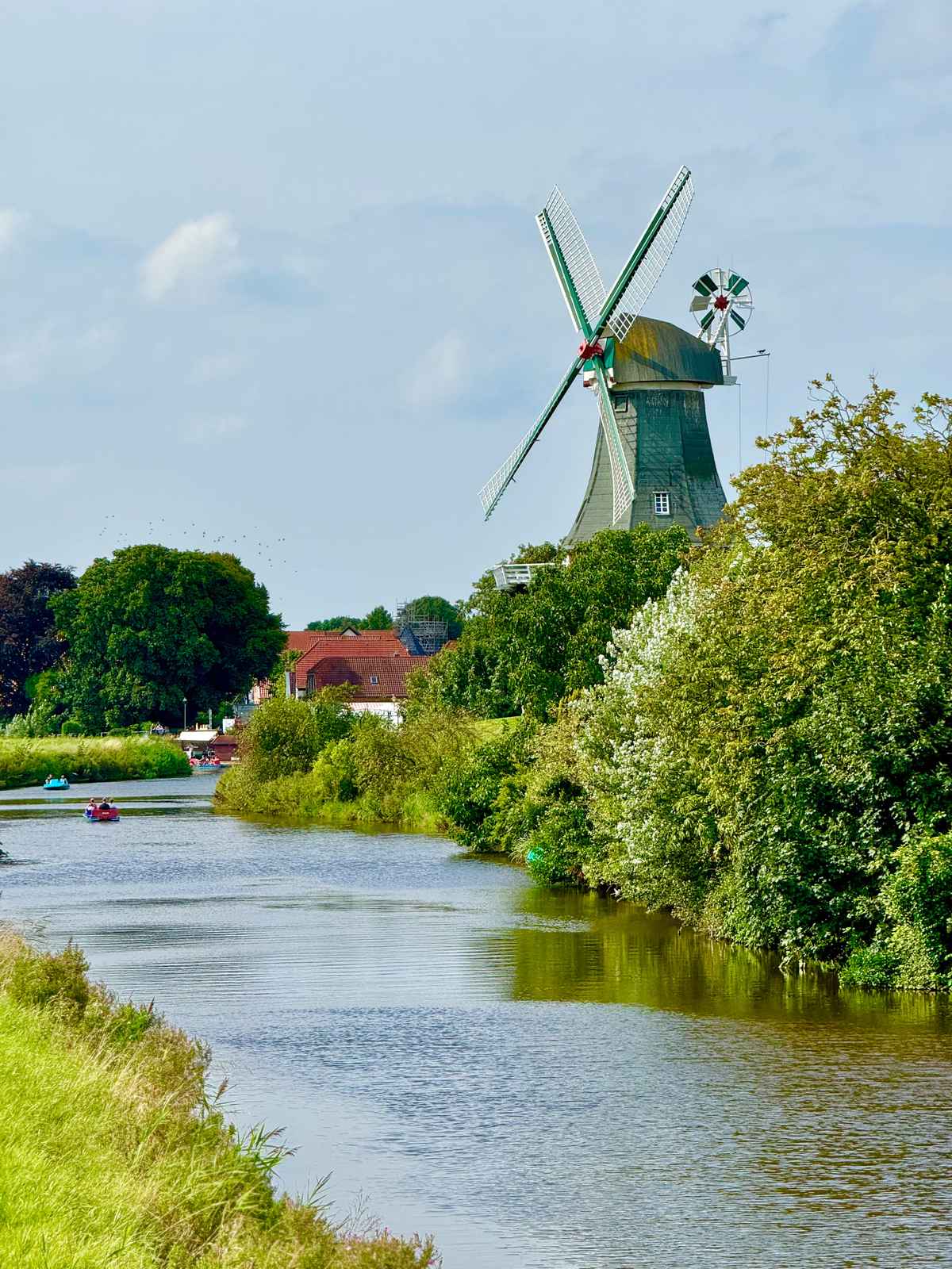 Greetsiel Windmühle am Fluss