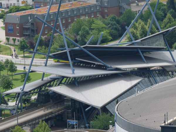 Futuristische Haltestelle Centro Oberhausen