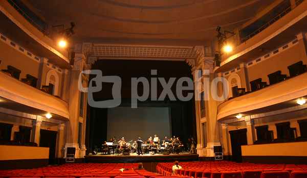 bucurescu 0256 theater
