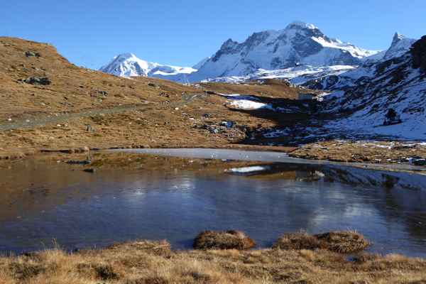 Bergsee mit Breithorngrat