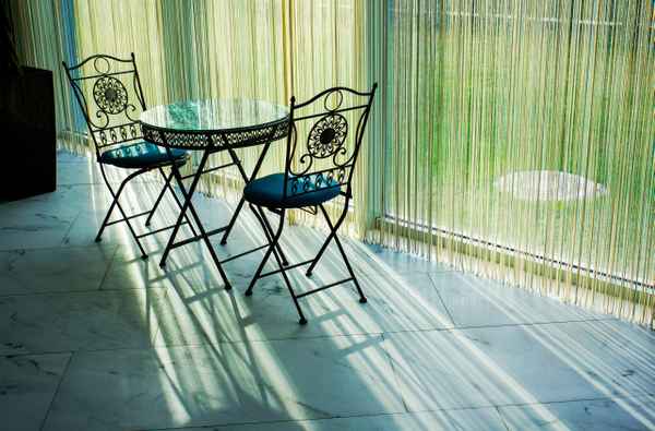 Filigranes Schattenspiel