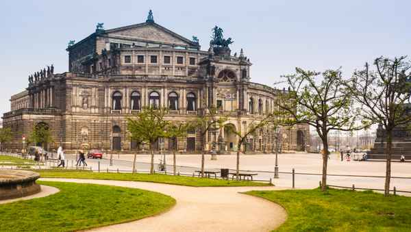 Semper-Oper am Theaterplatz