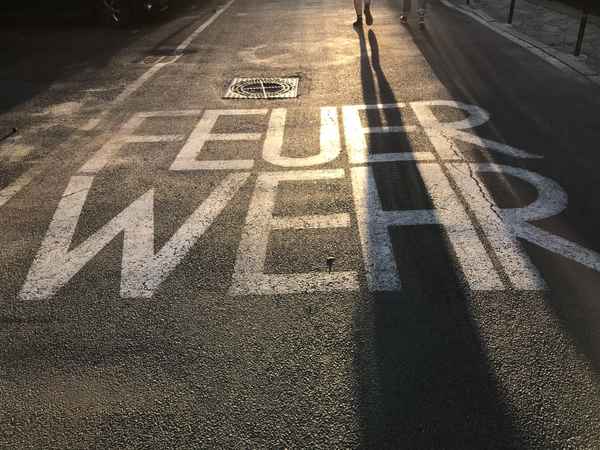 Straßenmarkierung Feuerwehr / Foto: Alexander Hauk