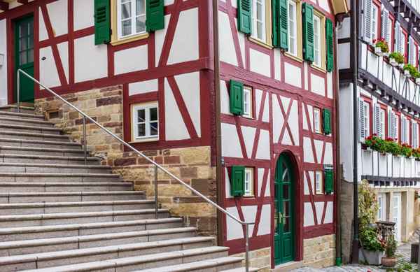 Fachwerk-Altstadt mit Treppe