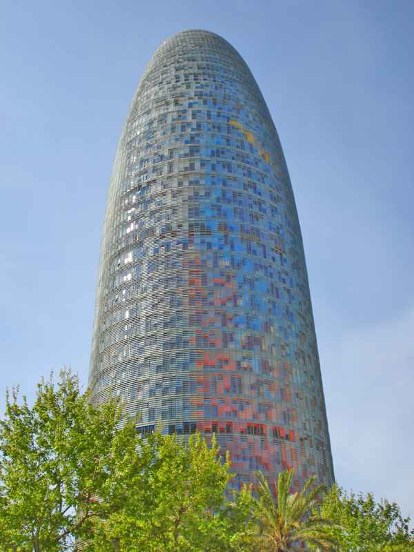 Torré Agbar - die imposante `Zigarre` in Barcelona
