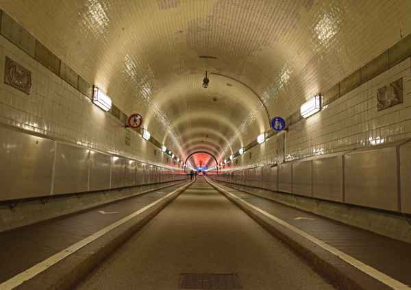 St. Pauli-Elbtunnel 02