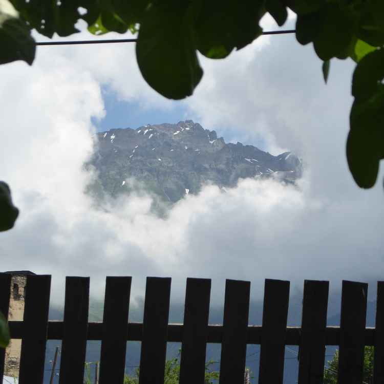 Wolkenloch im Kaukasus