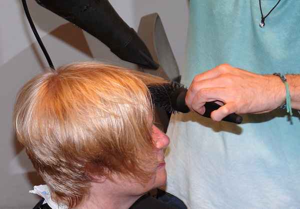 Beim Friseur ....