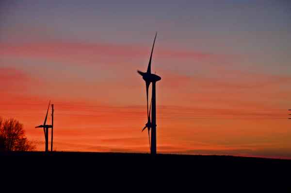 WIND-KRAFT- ENERGIE im Sonnenuntergang 2