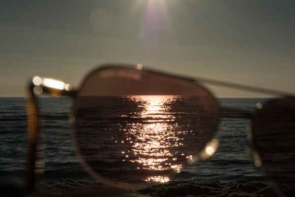 Sonnenuntergang durch die Brille betrachtet