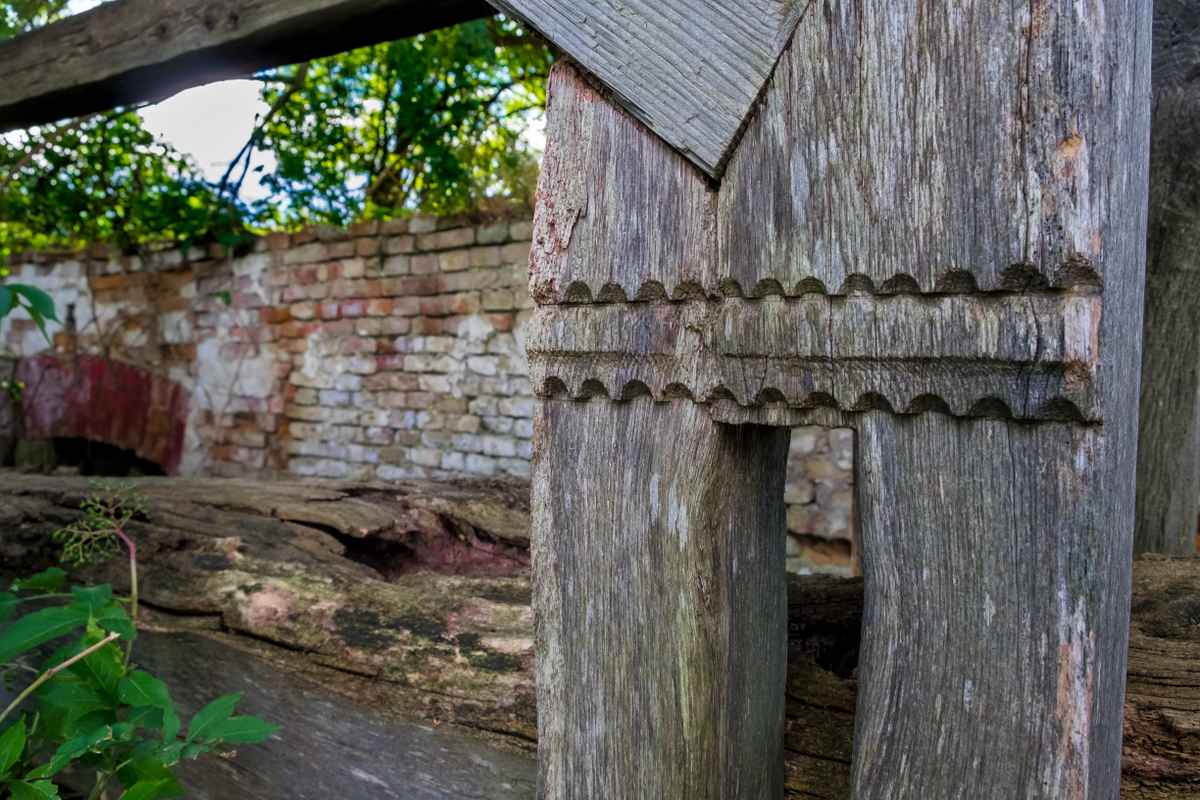 Kunst-Handwerk, verfallend