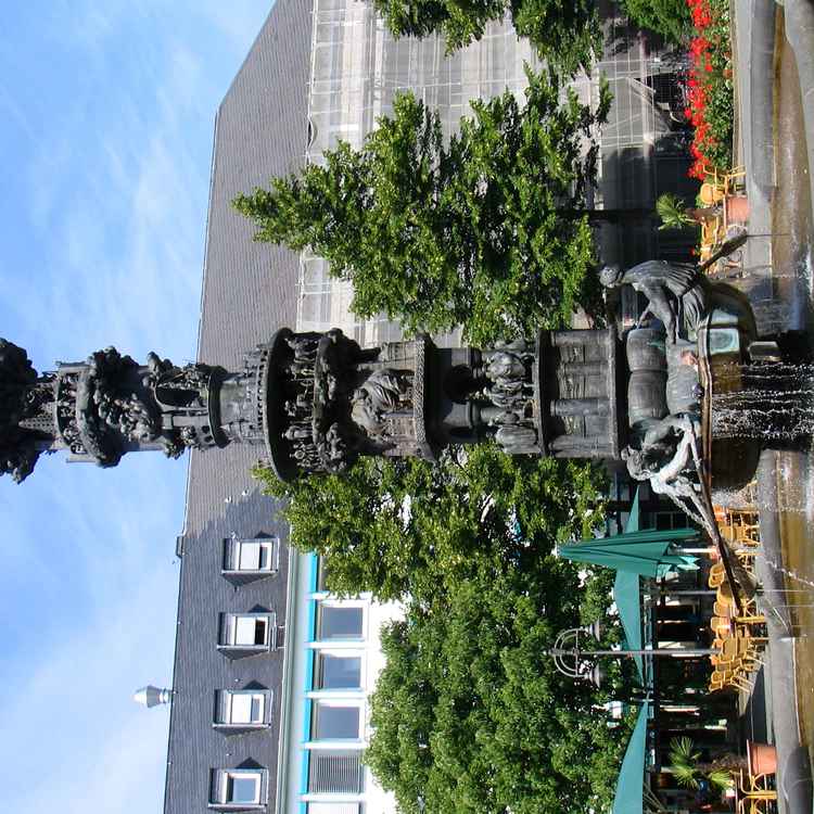 Historiensäule Total