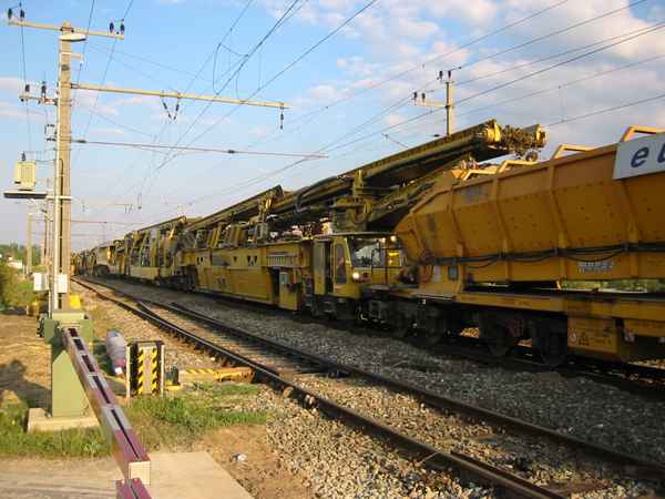 Arbeiten unter der Schiene 3