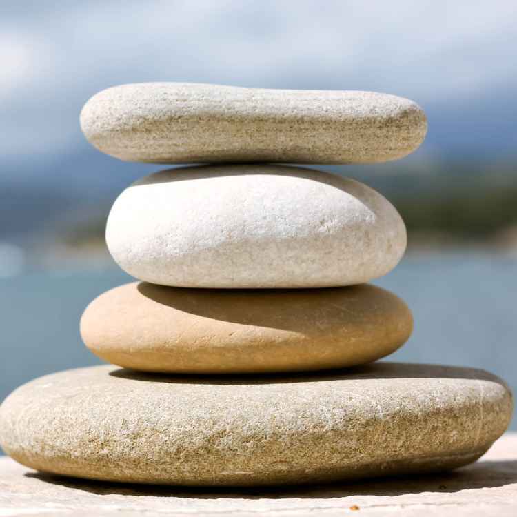 Energie der ovalen Steine