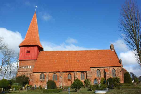 Kirche von Altefähr 2016