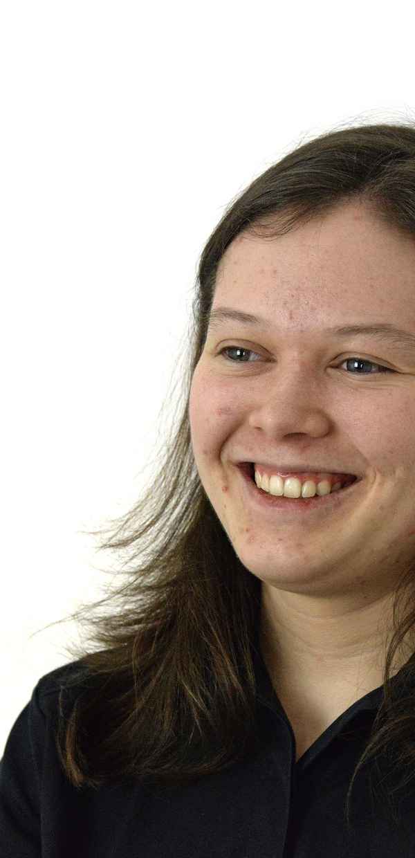 Pickelgesicht, junge Frau mit Akne