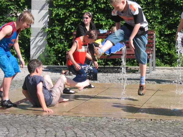 Fröhlicher Brunnentanz