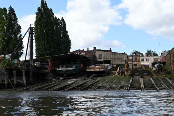 Älteste Werft in Hamburg-Flint Werft