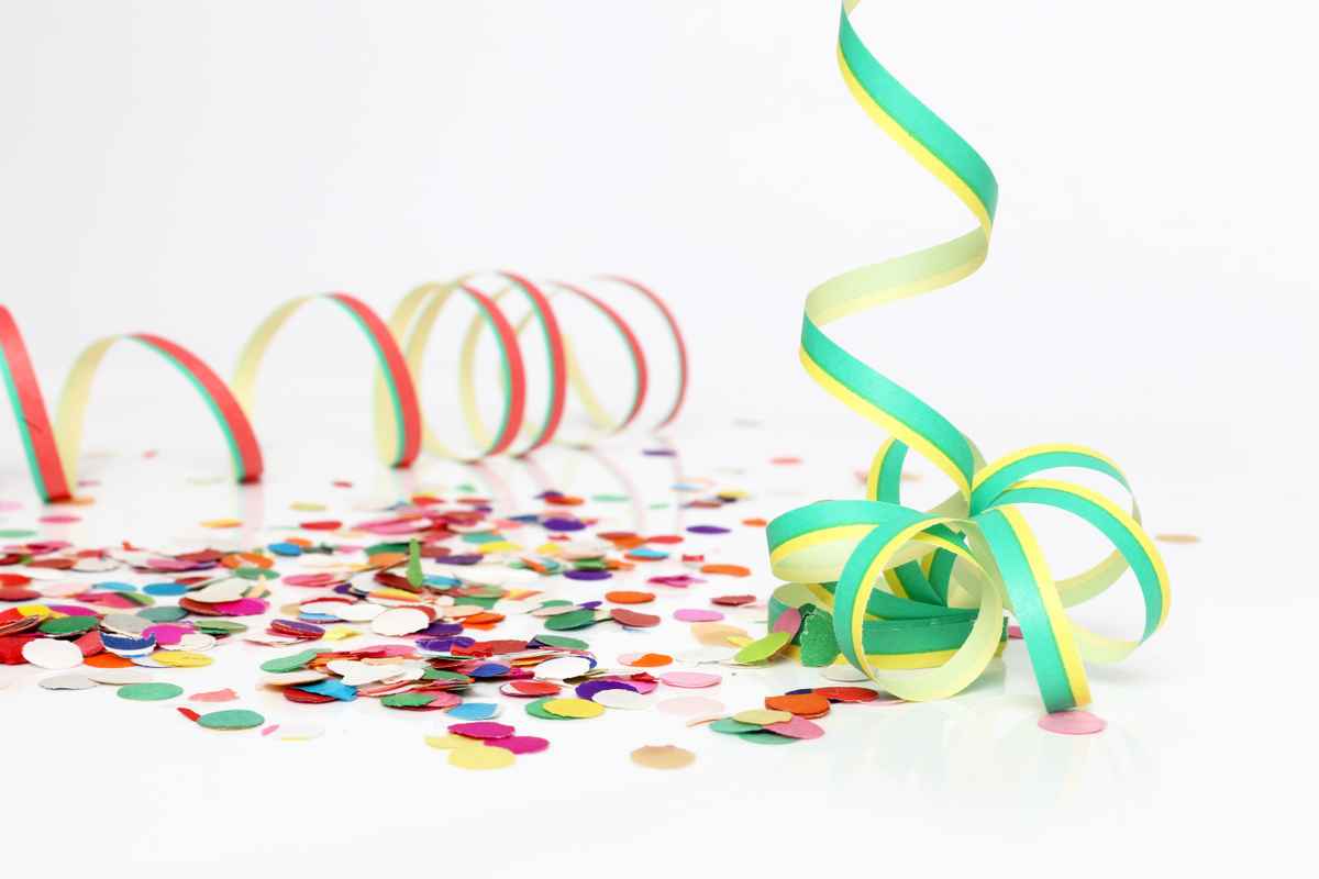 Konfetti und Luftschlangen