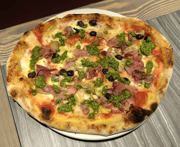 Pizza Prosciutto e Funghi