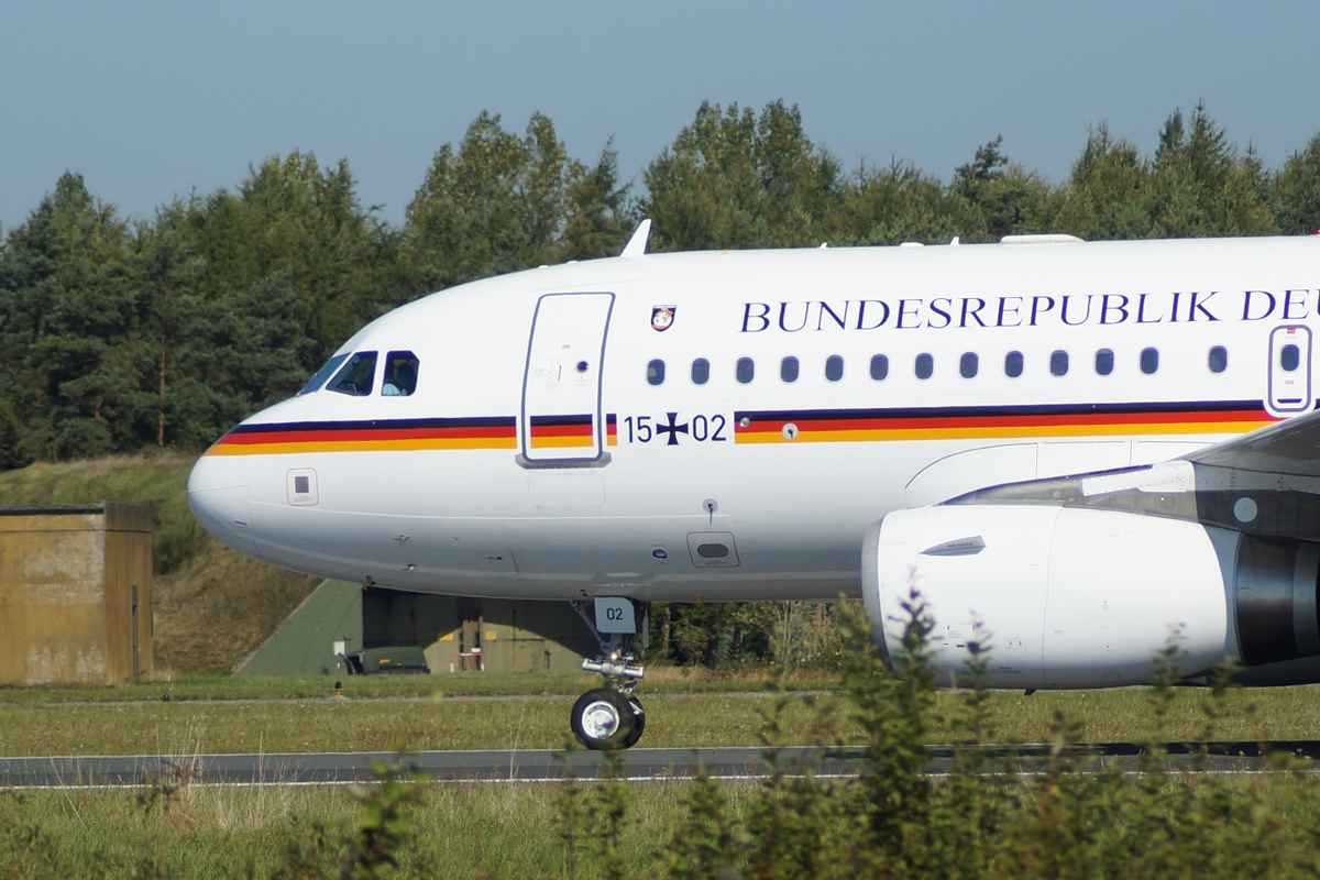 Airbus A 319 Nahaufnahme Cockpitbereich