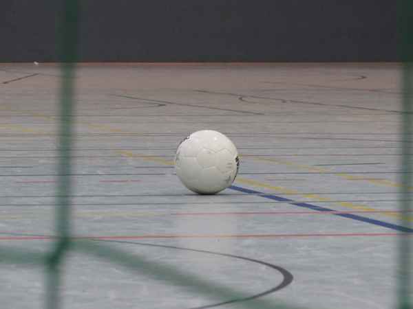 Hallenfußball