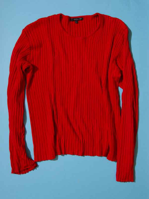 Roter Pullover