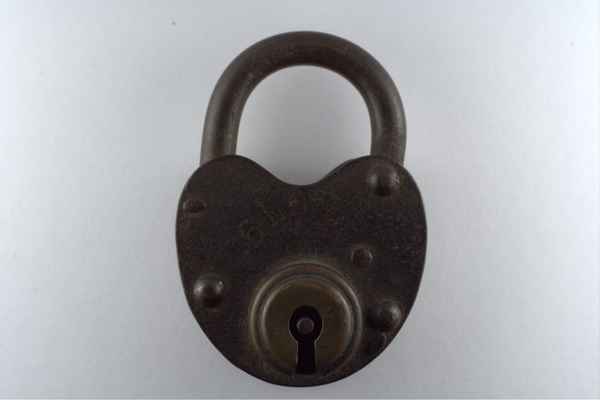 Vorhängeschloss zu