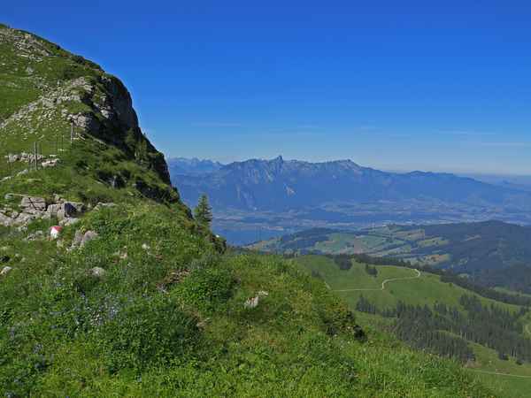 Blick zum Thunersee und Stockhorn
