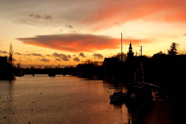 Abendhimmel über Leer.