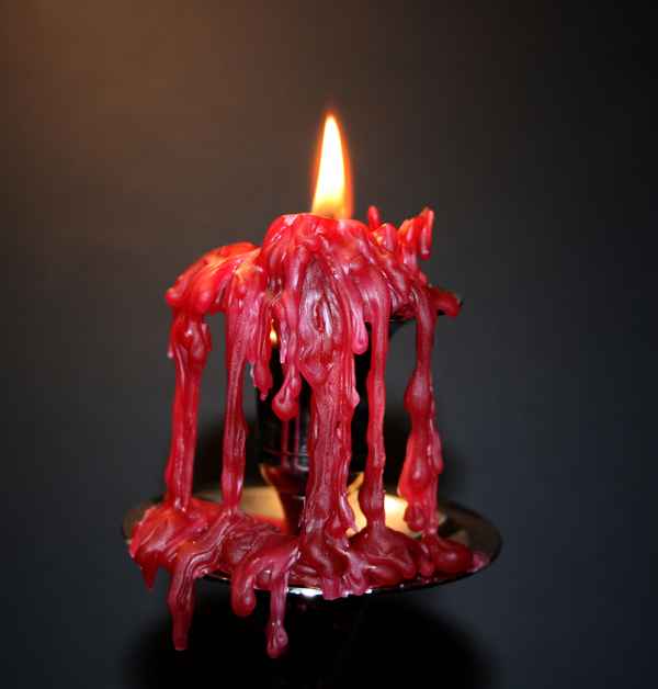 HAT DIE KERZE GEMACHT