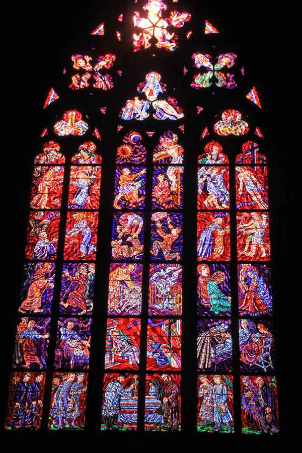Prag - Glasfenster im St. Veits-Dom 03