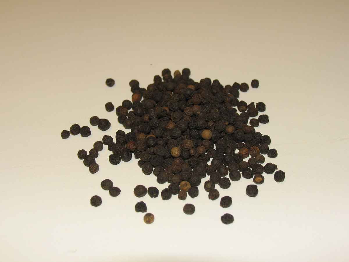 schwarzer Pfeffer