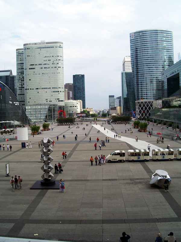 Ausblick von La Defense in Paris
