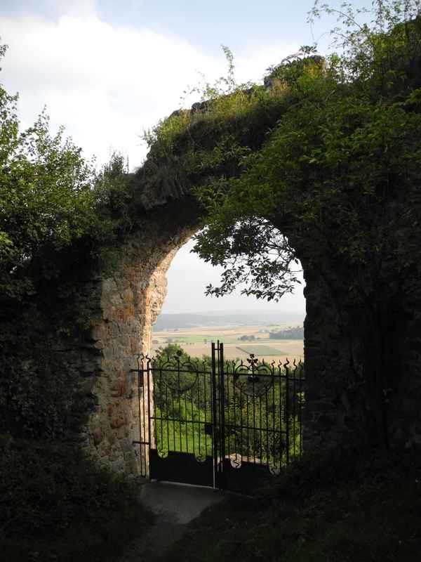 Burg Mellnau bei Wetter in Hessen