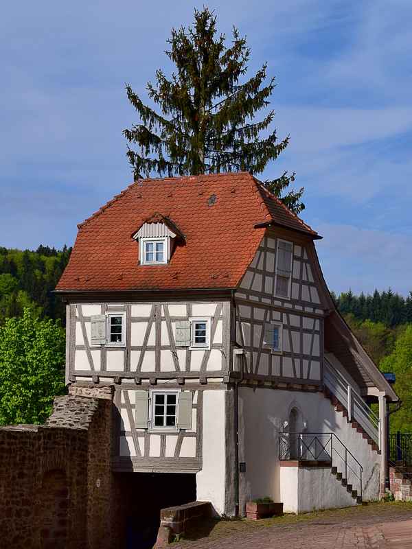 Pförtnerhaus - von Westen